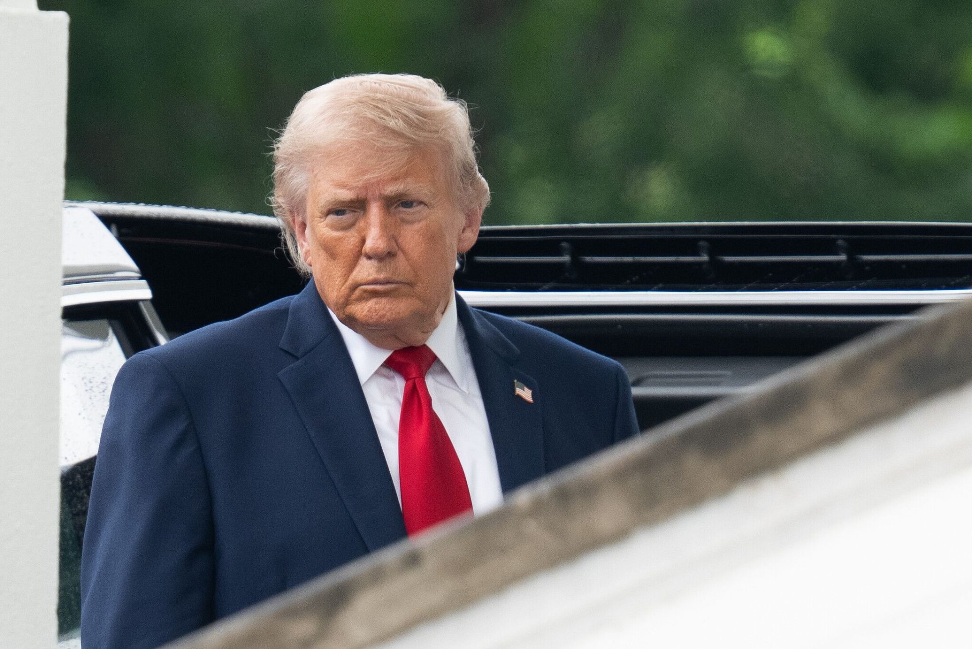 Trump Issues Ultimatum to Iran: "Mediocre" Deal Unacceptable, Military Option Remains