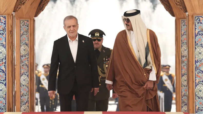Qatar's Emir Urges Diplomatic Solutions in Call with Iran's President