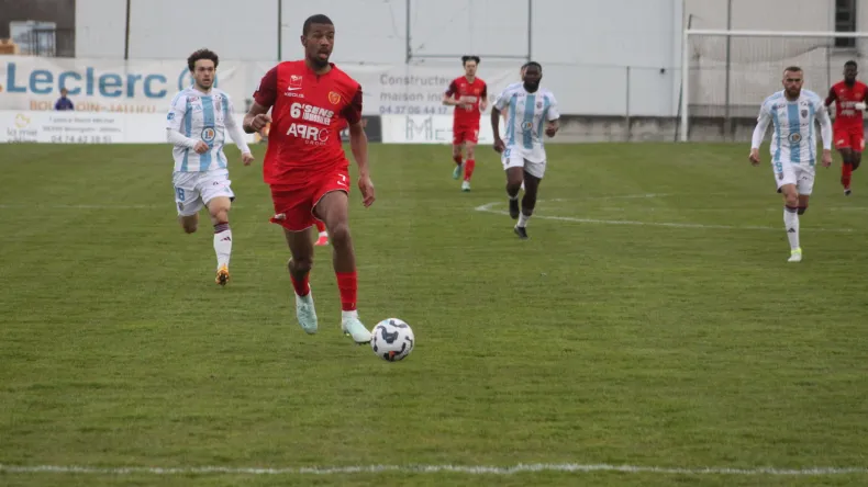 Versailles Midfielder Amir Etienne Balances Football and Barbering